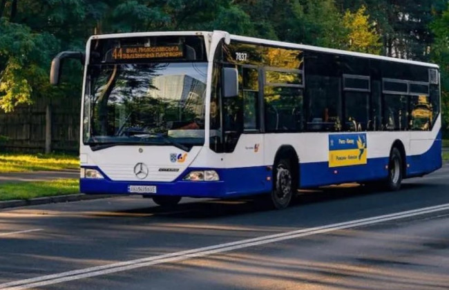 В Киеве в общественном транспорте запустили QR-коды для оплаты проезда без валидатора