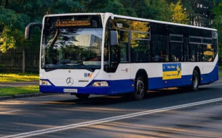 У Києві у громадському транспорті запустили QR-коди для оплати проїзду без валідатору