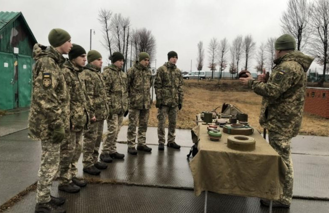 Те, студенты, которые откажутся проходить базовую военную подготовку в учебных заведениях, будут отчислены, — Минобороны