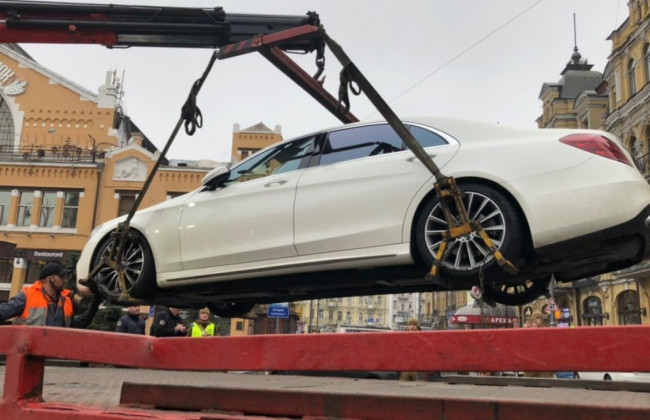 У міському застосунку Києва спростили процес повернення евакуйованих на штрафмайданчик авто