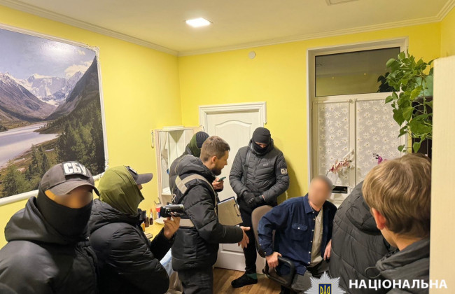 Хирурга из Белой Церкви задержали на взятке – обещал ограниченную пригодность за 40 тысяч гривен