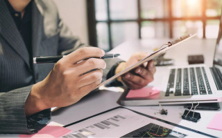 Куди звертатись власникам кількох об'єктів нерухомості для проведення звірки даних