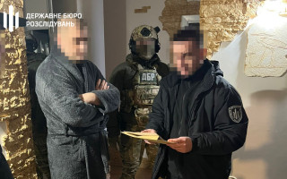 На Дніпропетровщині затримали офіцера, який викрав прилади нічного бачення на 4 млн гривень