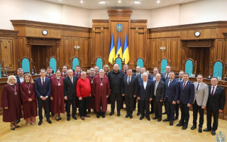 Сразу у трех судей КСУ Виктора Колесника, Виктора Кривенко и Владимира Мойсика истек срок полномочий