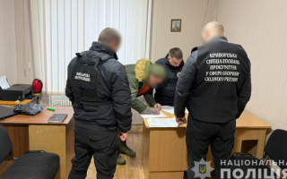 В Кривом Роге бывший чиновник ТЦК заработал около полумиллиона гривен на военнообязанных