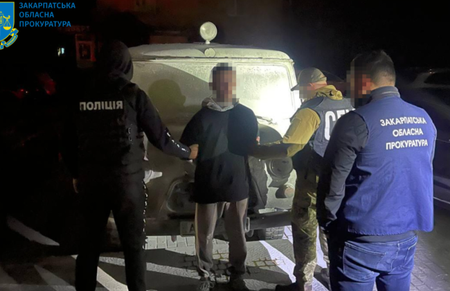 На Закарпатье будут судить мужчину, который за деньги поджигал автомобили военных и волонтеров