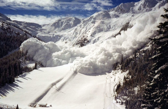 В Карпатах ожидают лавины – туристов призвали воздержаться от прогулок в горах