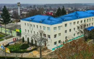 Руководитель строительной фирмы в Ровенской области завысил на почти 340 тысяч стоимость ремонта больницы