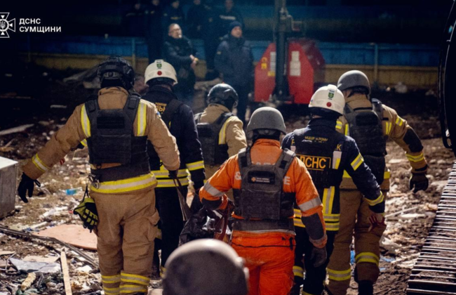 Удар по многоэтажке в Сумах — известно о 9 погибших и 13 пострадавших