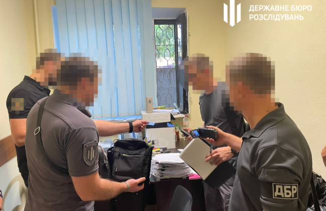 В Запорожье будут судить полицейских, которые украли у умершего пенсионера почти 800 тысяч гривен