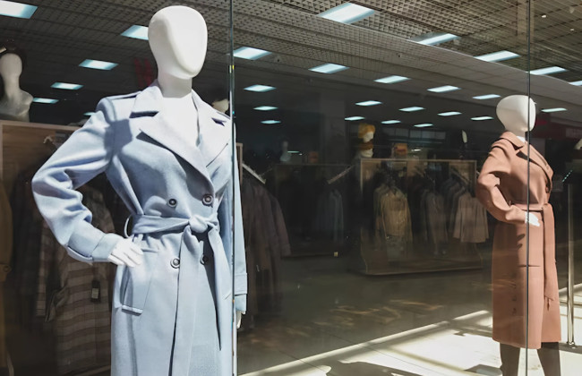 В Киеве женщина украла плащ из магазина в подземном переходе, потому что ей было холодно, — как ее наказал суд