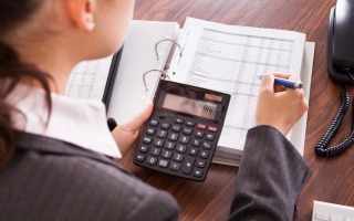 Отражать ли выплаты самозанятым лицам в налоговом расчете — разъяснение