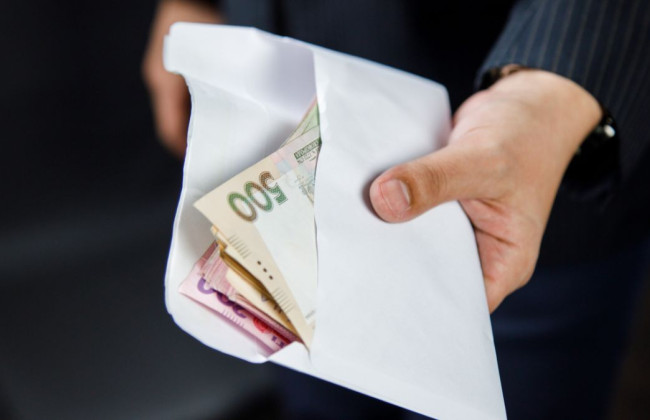 Несвоевременная выплата зарплаты в условиях военного положения — несет ли ответственность работодатель