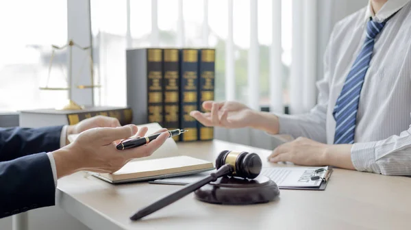 Мифы и реальность принудительного исполнения судебных решений — разъяснение Минюста