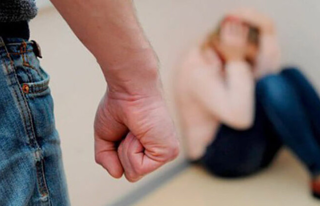 Украл украшения и избил на глазах у детей — на Полтавщине судили мужчину за разбойное нападение на бывшую