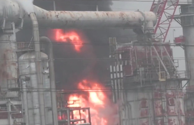 У Каліфорнії горів нафтопереробний завод, є постраждалі