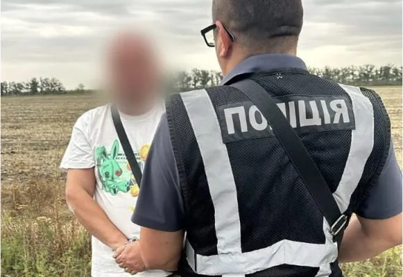 Требовал 1000 долларов за несуществующий долг — перед судом предстанет житель Николаевщины
