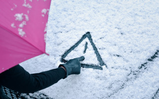 Уже 3 лютого на українців чекає мокрий сніг та дощ