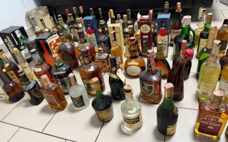 21-річний чоловік незаконно віз в Україну елітний алкоголь на мільйон гривень, фото