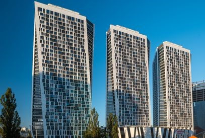 Суд обязал застройщика ЖК Manhattan City уплатить Киеву более 69 млн грн