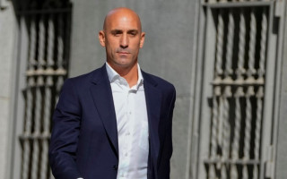 Бывшего главного тренера испанского футбола судят за поцелуй на чемпионате мира