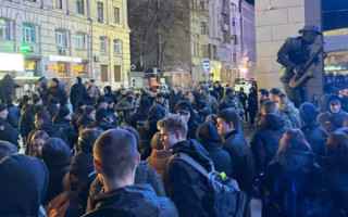 В Харькове подростки устроили массовую драку в ТРЦ, досталось и охране