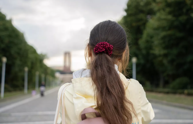 На Хмельниччині чоловік зґвалтував дівчинку з інвалідністю та зняв це на телефон — як його покарали