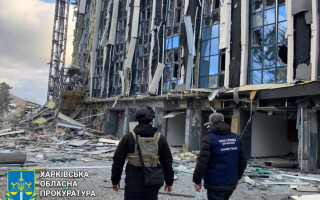 Ізюмський відділ Міграційної служби тимчасово припинив роботу після ракетного удару