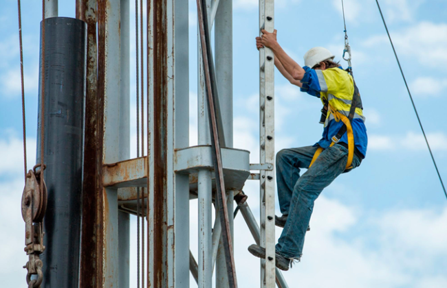 Какие требования к выполнению работ на высоте — разъяснение от Гоструда