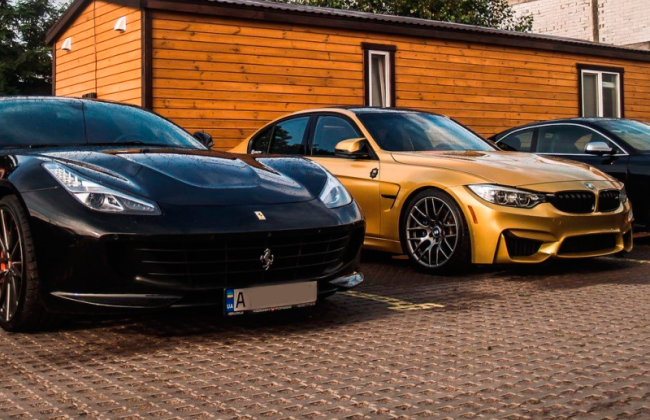 У родини екскерівника одного з районних ТЦК Харкова можуть конфіскувати люксові авто на суму понад 3,4 млн грн