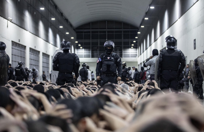 Сальвадор запропонував Дональду Трампу розмістити у своїх в'язницях засуджених зі США