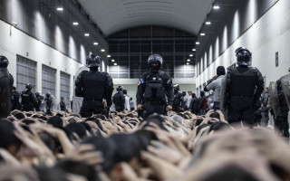 Сальвадор запропонував Дональду Трампу розмістити у своїх в'язницях засуджених зі США