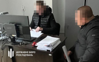 Командира воинской части на Львовщине подозревают в завышении цен при закупке кроватей