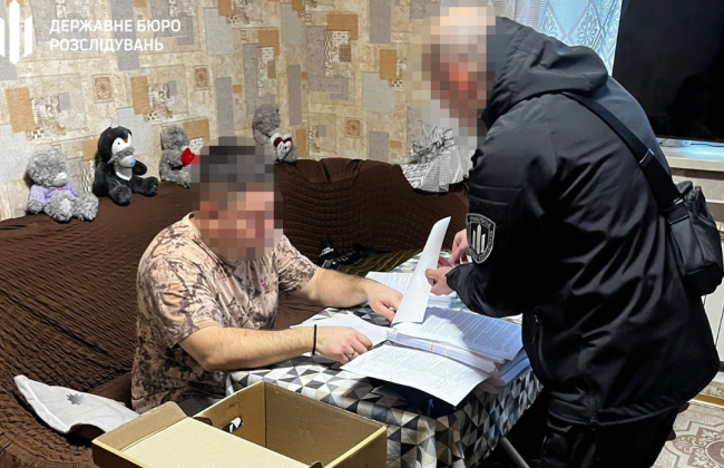 ДБР викрило посадовців, які розікрали понад 100 млн грн на закупівлі дров для ЗСУ