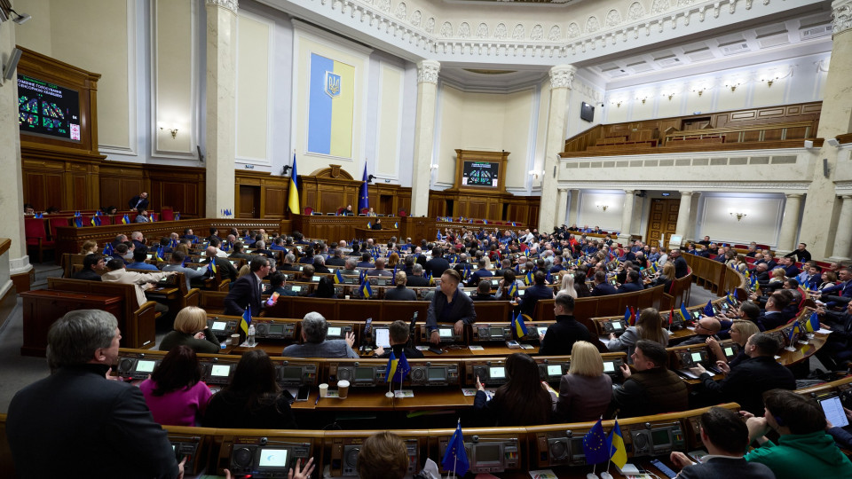 Володимир Зеленський підписав закон про заборону вилучати органи для трансплантації у осіб, які загинули через застосування заходів примусу правоохоронцями, та у загиблих військових