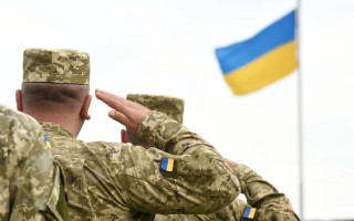 Верховный Суд решил, что назначение участнику боевых действий пенсии по возрасту не является основанием для увольнения с военной службы по призыву во время мобилизации