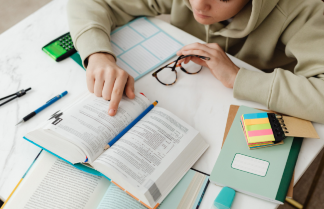 Чи може підприємство прийняти на практику студента, який навчається на денній формі