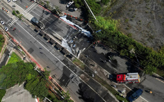 В Бразилии пассажирский самолет столкнулся с автобусом – есть погибшие