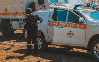 На Харьковщине от взрыва неизвестного предмета дома погиб ребенок