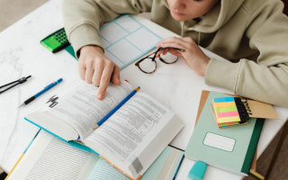 Чи може підприємство прийняти на практику студента, який навчається на денній формі