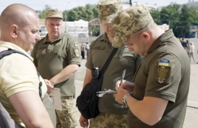 Работники ТЦК будут общаться с гражданами вежливо и с уважением, — спикер командования Сухопутных войск Саранцев