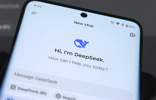 DeepSeek вводит лимиты на использование ИИ-модели и повышает тарифы