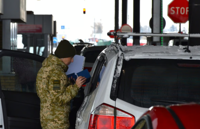 Верховный Суд согласился с тем, что отказ пограничников студенту иностранного вуза в пересечении границы противоправный – детали дела