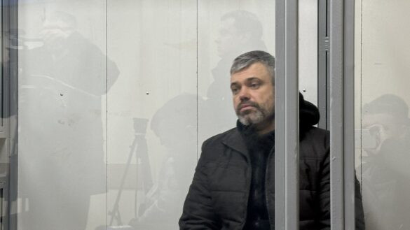 ВАКС отправил под стражу заместителя председателя КГГА Петра Оленича по делу о коррупции