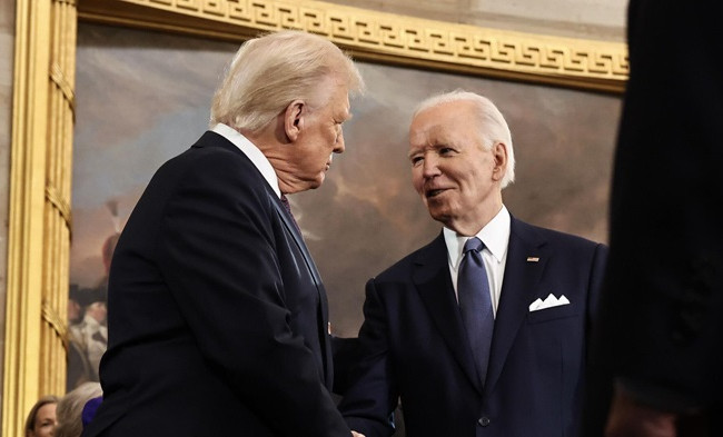 Трамп заявил, что отменил Байдену допуск к секретной информации