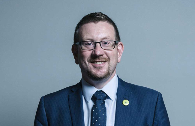 Министра здравоохранения Британии уволили после утечки его сообщений в WhatsApp