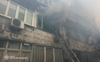 В Днепре горела квартира в шестнадцатиэтажке, есть пострадавший