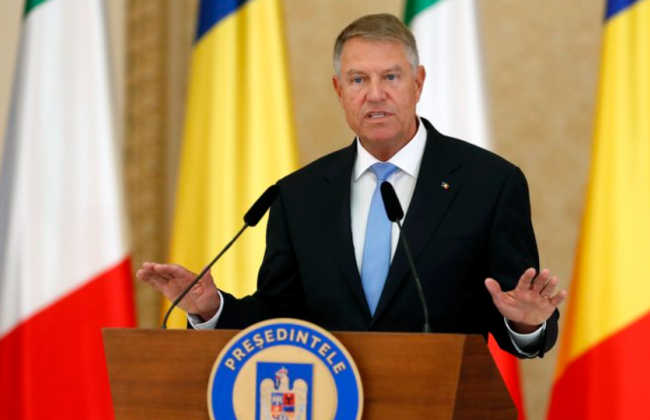 Президент Румунії Клаус Йоганніс оголосив про відставку під загрозою імпічменту в парламенті