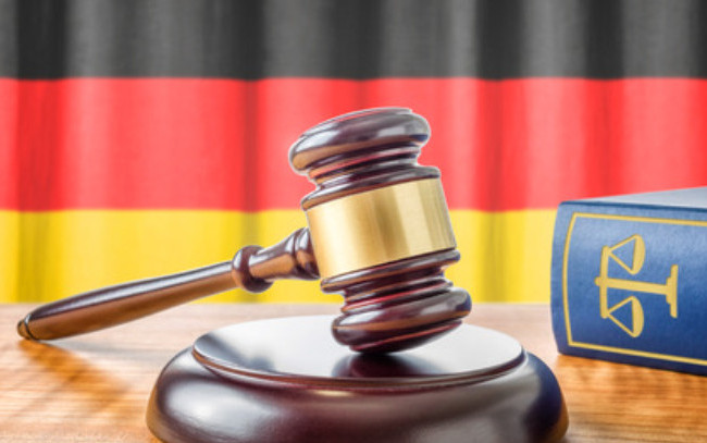 Суд в Германии назначил пожизненный срок супругам, которые убили двух украинок, чтобы похитить младенца