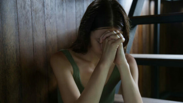 На Миколаївщині 35-річний чоловік неодноразово ґвалтував свою малолітню падчерку